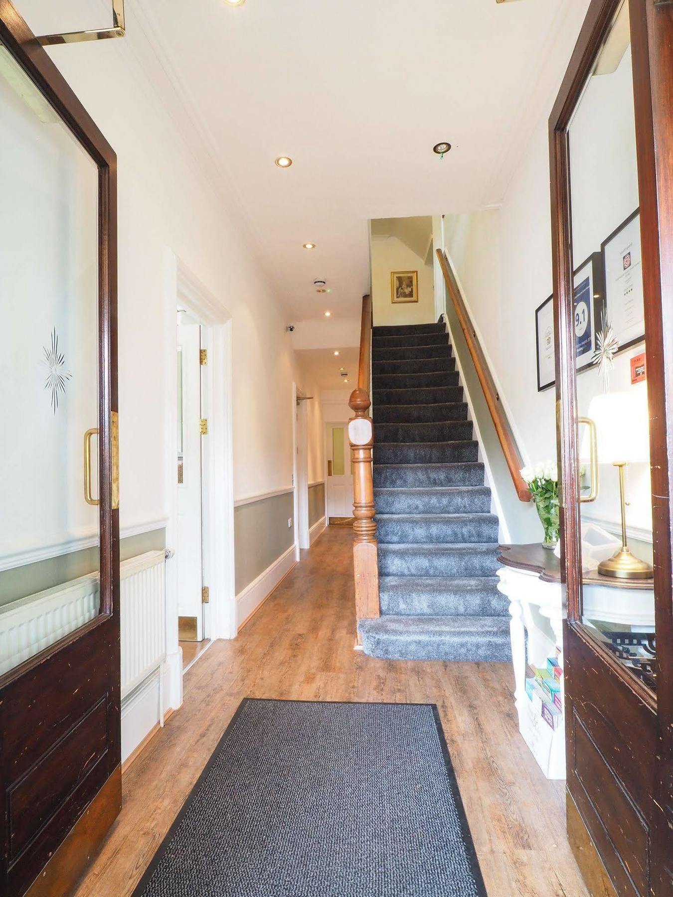 Villa Verde Gatwick Horley Zewnętrze zdjęcie